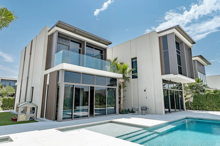4 Bedrooms Villa in Golf Place 1
