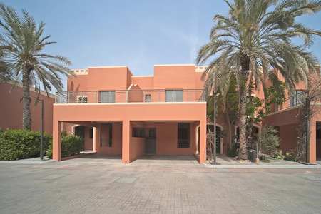 4 Bedrooms Townhouse in Mangrove Village