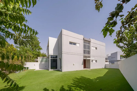 4 Bedrooms Villa in Arabella Townhouses 2