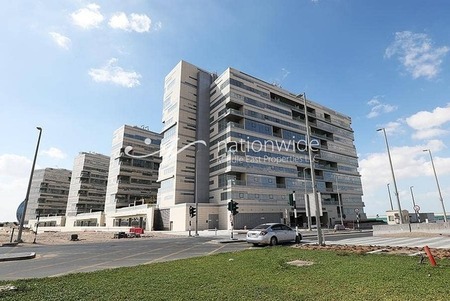 Stunning and Spacious Unit w/ Expansive Balcony