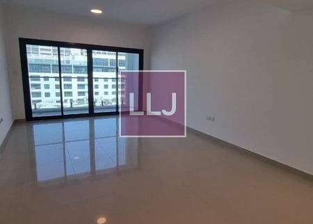 Vacant 1 Bed+ Storage Closed Kitchen |Podium View