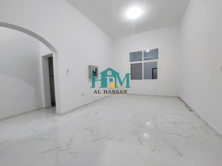 Brand New 3Bhk Big Separate Kitchen G. Floor Near Makani Mall In Villa