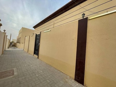 Mulhak Of 3 Bedroom Majlis For Rent Al Shamkha.