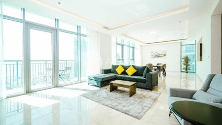 Luxurious 4 Br Apartment with Serene View at Dubai Creek Harbour