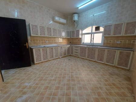 Amazing 3 Bedrooms Huge Majlis and Hall in Ground floor near to Super Market at Al Shamkha