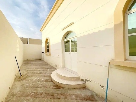 Tawteeq Available Separate Entrance Three Bedrooms Hall Three Bath Yard At Al Shamkha 60000Aed