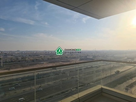 Beautiful 1 Bed with Balcony!