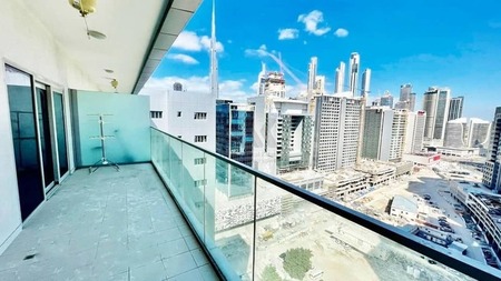 Burj Khalifa View | Walk in Closet | Large