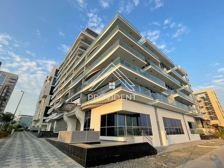 Modern Design l 1 Month Free l 2Br with Maid Room!