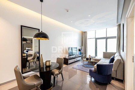 Bright Apt | High Floor | Prime Location