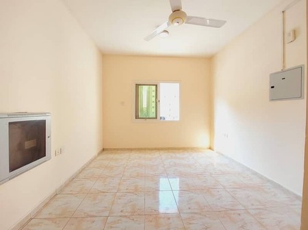 Road Side Bldg 》 Like Brand New ☆ Spacious 1-Bhk Apt ☆ Ready To Move