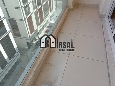 No diposit •• parking free •• close to school ••1br 31k rent••