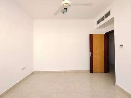 Beautiful Luxury 1Bhk just 20K big offer 1 month free apartment available location muwailh in Sharjah