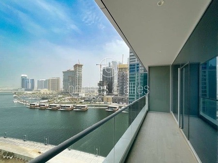 STEAL DEAL 1 BED | WATERFRONT VIEW | MULTIPLE CHQS