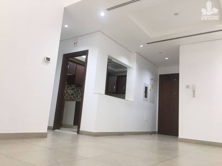 Specious 2 bedroom in Mankhool | family building